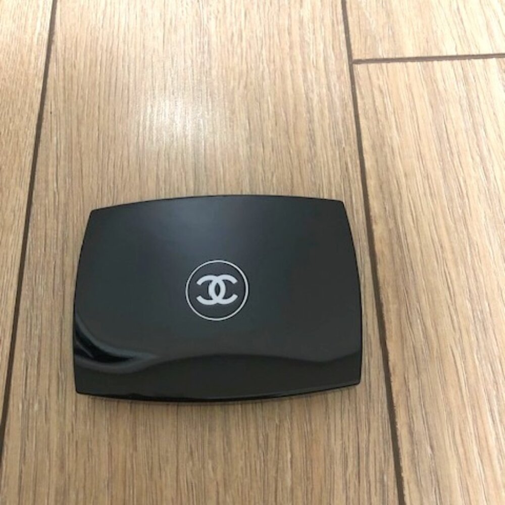 Authentic CHANEL Le Teint Ultra Tenue Foundation Case